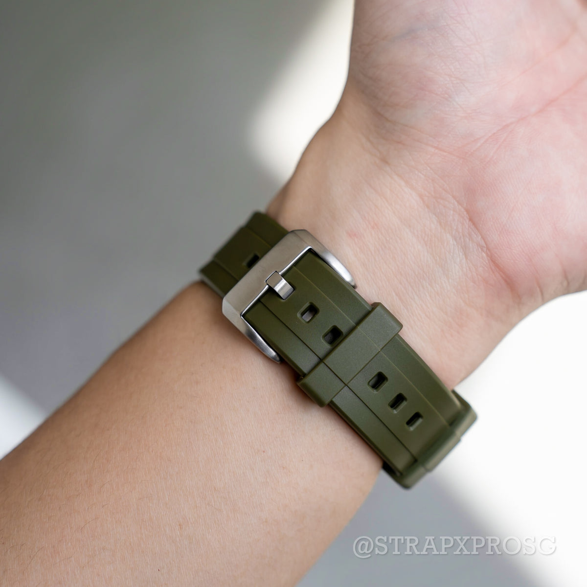 StrapXPro Curved End Rubber Strap for Seiko Monster (4th Gen) in Army Green (20mm) - Nomad Watch Works SG