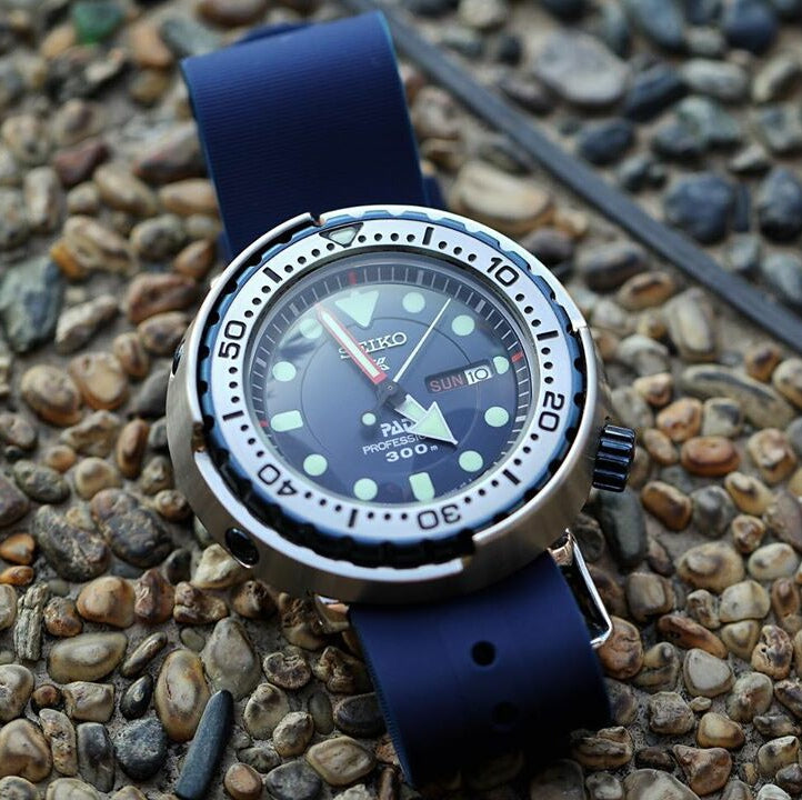 Rubber Nato Strap in Navy with Silver Buckle (18mm) - Nomad watch Works