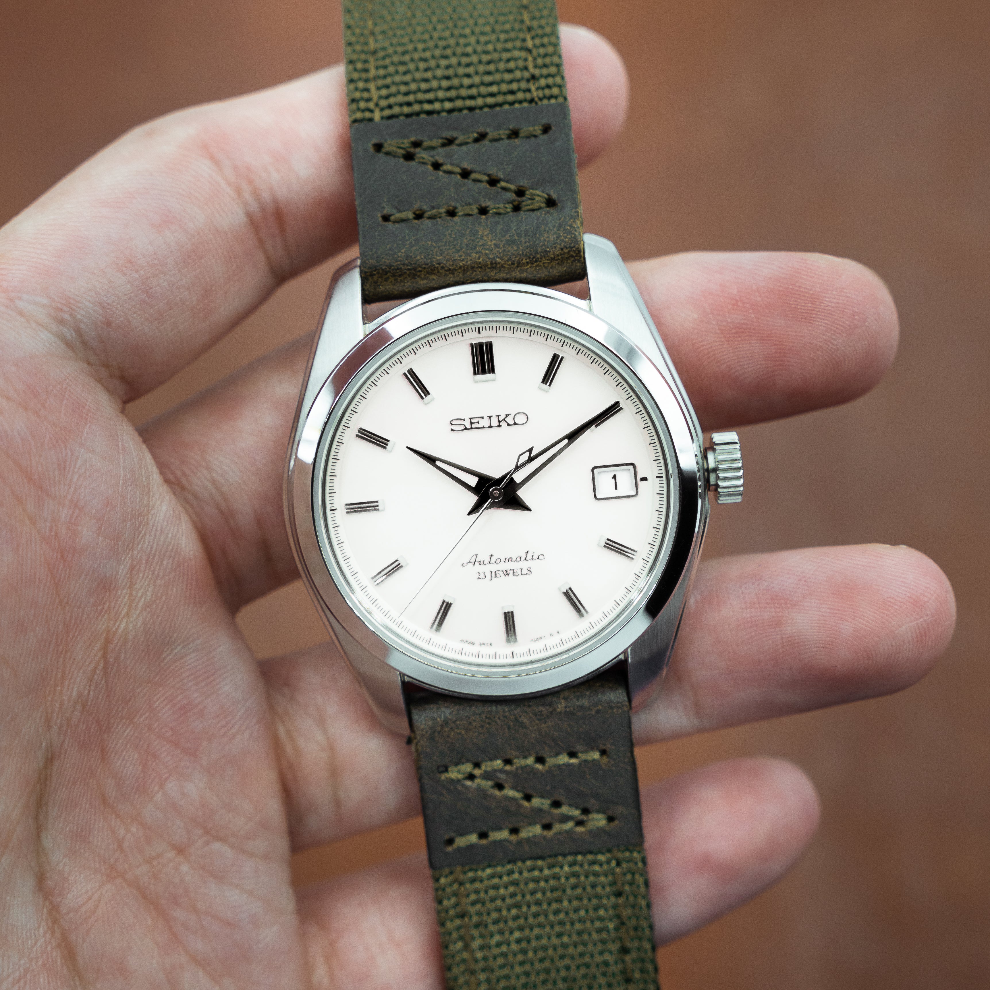 Seiko canvas strap outlet watch